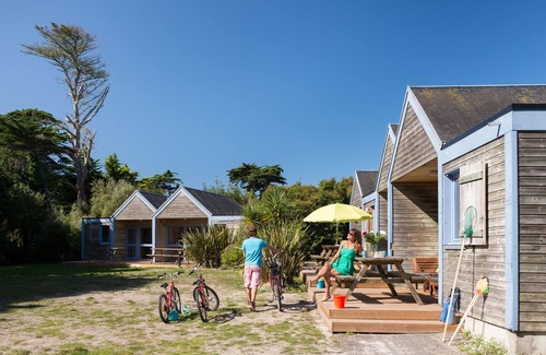 Ile-de-Batz Ski Chalet | Jardin Colonial - Rêves de Mer