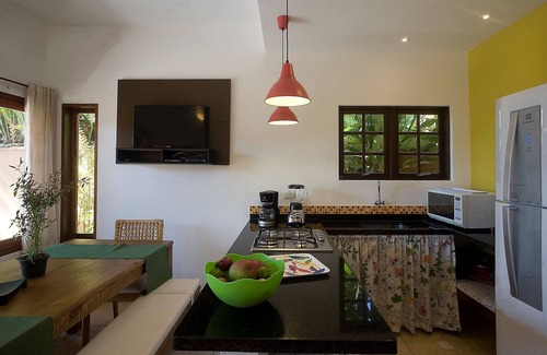 Jabaquara House | Jasmim in front of the beach, 5 suites, pool & BBQ, only 1 km from old town.