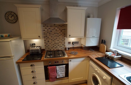 Shanklin Cottage | Jasmine Cottage, 3 Bedroom, Child friendly, 10 mins Walk to Beach, large Garden.