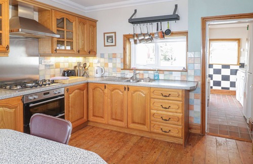 Rhuddlan Cottage | JASMINE COTTAGE, pet friendly, character holiday cottage in Rhuddlan