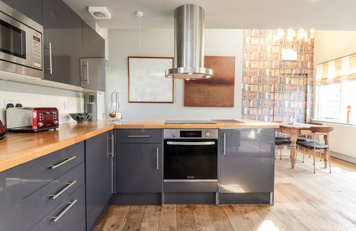 Wittersham Cottage | JASMINE, pet friendly, character holiday cottage in Iden