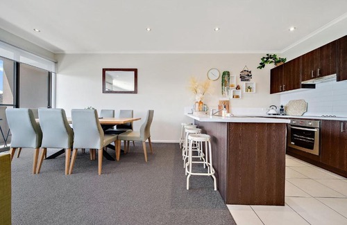 Jindabyne Apartment | Jasper 4 - 3BR Apartment l Central Location l Lake Views l WiFi l Air-Con