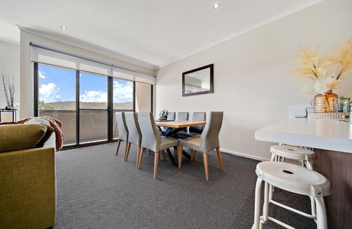 Jindabyne Apartment | Jasper 4 - 3BR Apartment l Central Location l Lake Views l WiFi l Air-Con