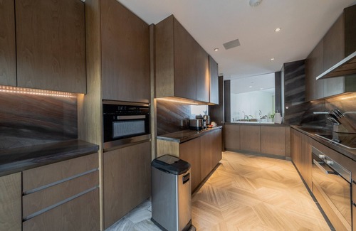 Palm Jumeirah Apartment | Jaw-dropping 3BR Apt W/Seaview & Private Pool