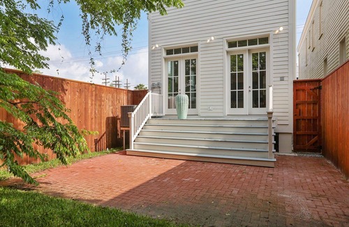 Bywater House | Jazz Fest Availablity