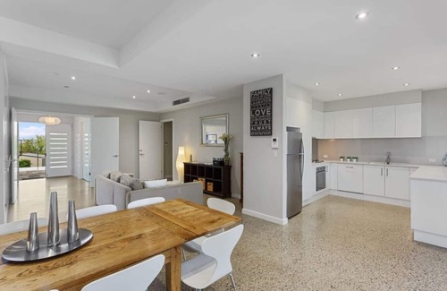 Long Flat House | JB'S Retreat - Rate variable *see rates below*