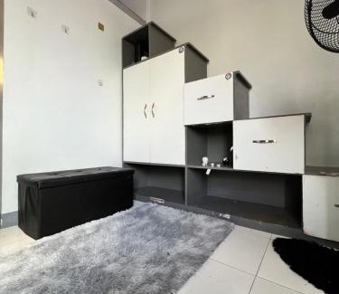Urdaneta City House | JC Unit #7