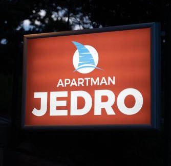 Vrnjacka Banja Apartment | JEDRO - Apartman sa garažnim parkingom