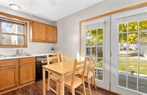 Bloomington Apartment | Jeff 1 · Cute 2Bed 1.5Bath Duplex w Garage by Walking Trail