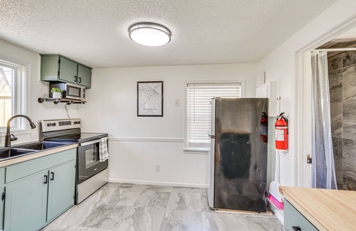 Jefferson City House | Jefferson City Bungalow: Hot Tub & Patio!