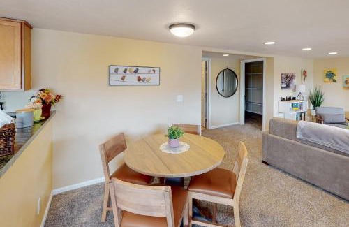 Friendly House | Jefferson Joy