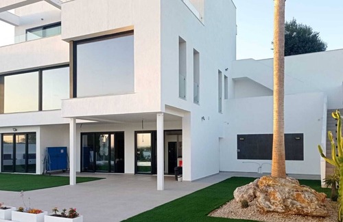 Jerez de la Frontera Apartment | Jerez de la Frontera golf course chalet with pool next to speed circuit