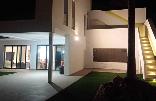 Jerez de la Frontera Apartment | Jerez de la Frontera golf course chalet with pool next to speed circuit