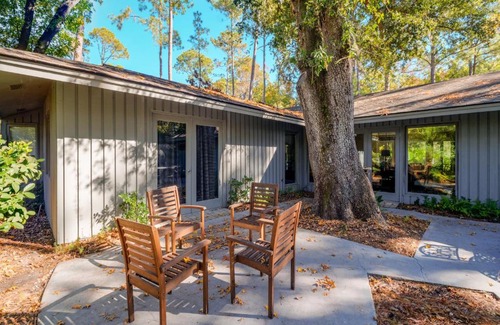 Sea Pines House | Jessamine 7, 3 bedrooms, Walk to Beach, Sleeps 8