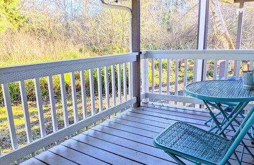 Lincoln City Cottage | Jetty Cozy Cottage-Rustic Nature Getaway for Two-Fire Pit-Block to Siletz Bay!