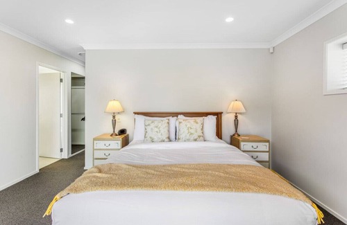 Orewa Apartment | Jewel of Orewa with pool, spa and ocean views