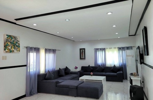 Silang Villa | Jewelry Hotel and Resort - Topazn4rooms 4bedrooms + Private Pool + Karaoke