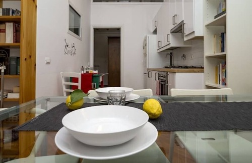 Rione XIV Borgo Apartment | JHHIT - San Pietro attic with terrace