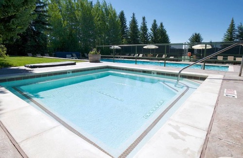 Teton Village Condo | JHRL - Well appointed second floor condo in Teton Village - Rendezvous A4