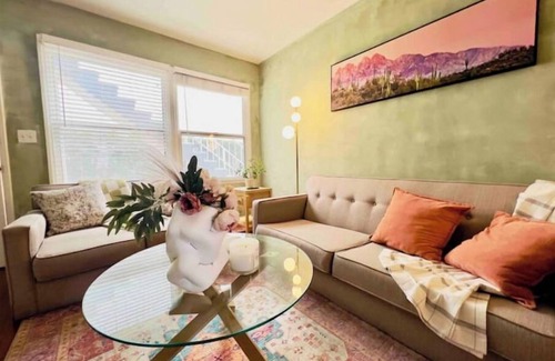 Alhambra House | Jie’s choice-vintage style cozy home 15min to DTLA