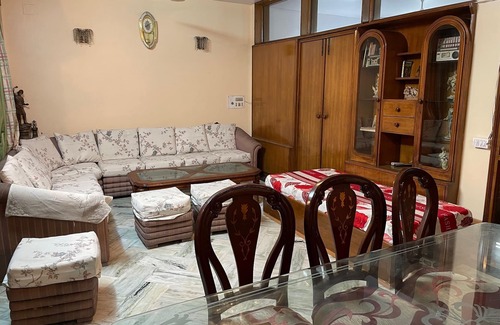 Dariyaganj Apartment | Jinis Cottage - Spacious 2 Bedroom Apartment in Central Delhi