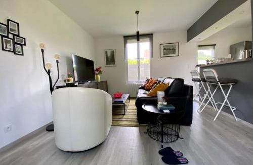 Chilleurs-aux-Bois House | Jiwe