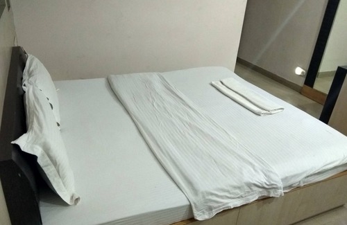 Hingana Hotel | JK Rooms 122 Shaheen Lodging & Boarding