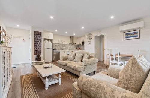 Mount Martha Apartment | Joan`s Beach Cottage