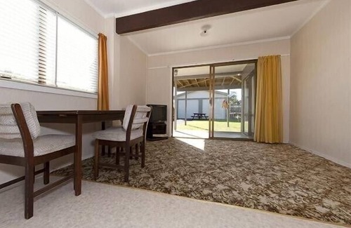 Cooks Beach Cottage | Joes Place - Cooks Beach Holiday Home