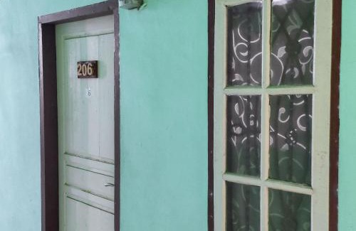 Medan Hotel | Johje Guest House Medan Mitra RedDoorz