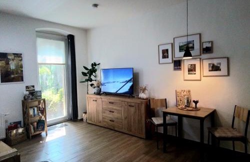 Cottbus Apartment | Johnis FeWo, Nähe Stadtzentrum - Uni in sehr ruhiger Lage mit Terrasse und eigenem Parkplatz