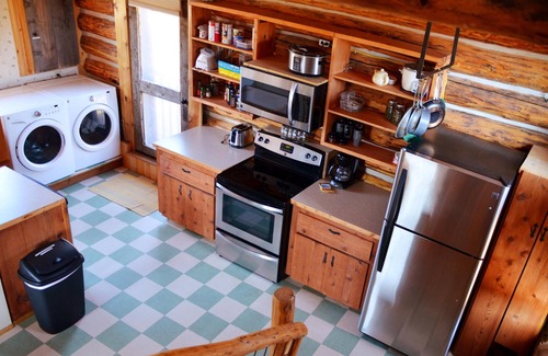 West Yellowstone Cabin | Johnson Creek Cabin * Outstanding Views * 5 Acres of Social Distancing * Sleeps8