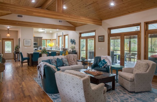 Hunt House | JOIN US IN HUNT- MAKE THIS YOUR RETREAT on the River!