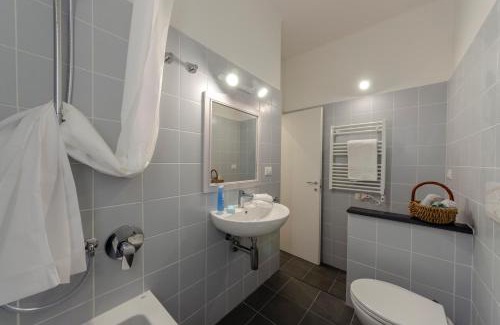 Vernazza House | JOIVY Charming House for 12, with Patio in Vernazza