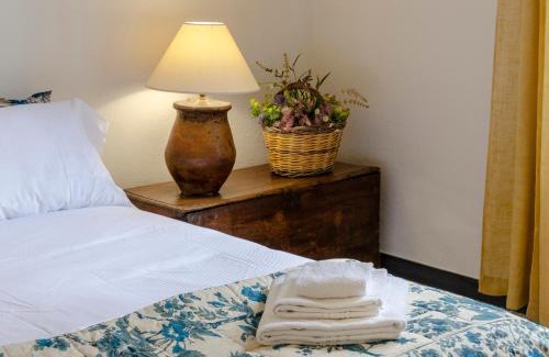 Vernazza House | JOIVY Charming House for 12, with Patio in Vernazza