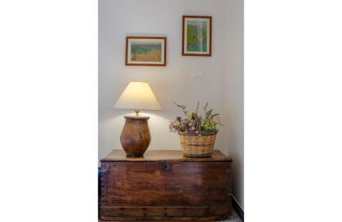 Vernazza House | JOIVY Charming House for 12, with Patio in Vernazza