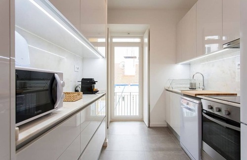 Penha de Franca Apartment | JOIVY Cosy 2BR Apt w/terrace in Penha de França, 5mins from the Monte Agudo