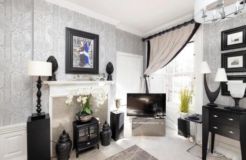 New Town Apartment | JOIVY Exclusive Apartment at the Heart of New Town