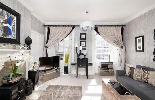 New Town Apartment | JOIVY Exclusive Apartment at the Heart of New Town