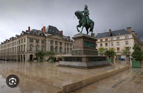 Chateaudun-Bannier Apartment | Joli F2 Gare Orléans avec parking privé et balcon Classe 3 étoiles