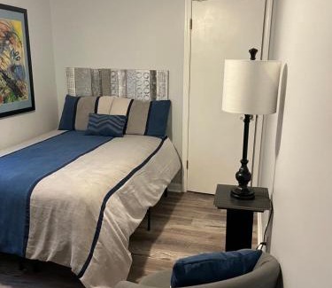 Ellendale House | Jolly Accommodations & Suite-Sleeps 10