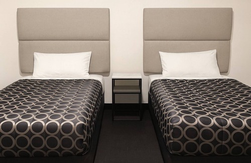 Casula Hotel | Jolly Knight Motel