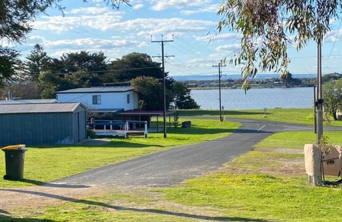 Nangkita House | Jolly Street Riverhouse