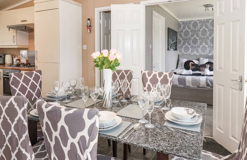 Cayton Bay Cottage | JONSTONE PINES, pet friendly, country holiday cottage in Scarborough