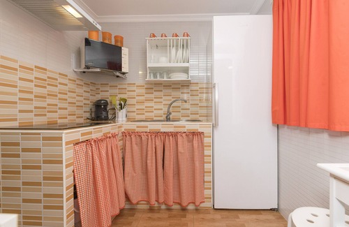 Chiclana de la Frontera House | JOPAMAR - Charming little house with shared pool - Free Wifi