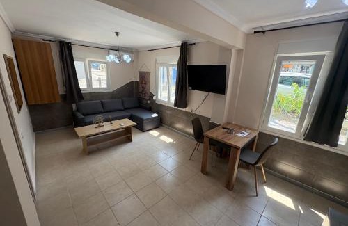 Neapoli-Sykies Apartment | JORDAN's ROOM 27