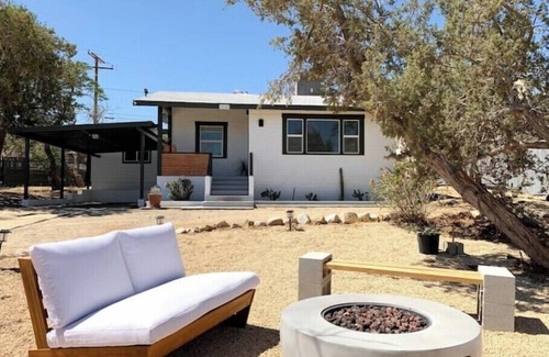 Yucca Valley House | Joshua Tree - Under the Stars-Pool, Spa & Fire pit