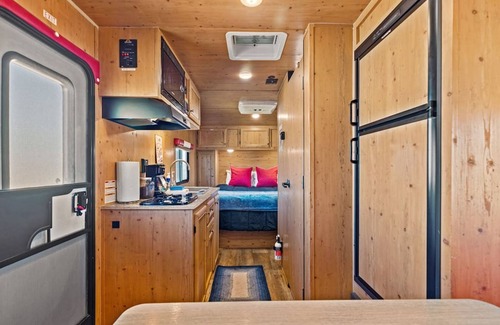 Joshua Tree House | Joshua Tree Village Campground - Glamping Retreat