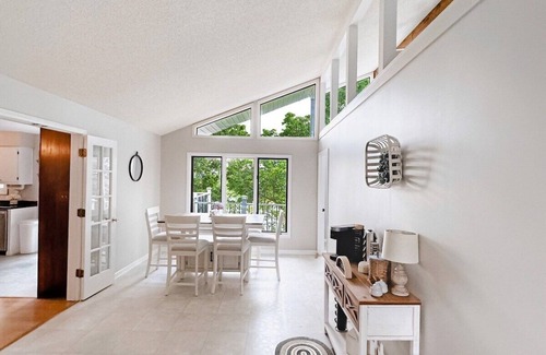 Somerset House | Joy On The Lake · Cumberland Canvas: Lake View, Fire Pit & Game Room