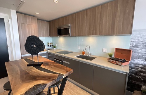Victoria Park Condo | Jr. Penthouse Style DT Condo next Door to Bmo Center/Saddledome. Best balcony!